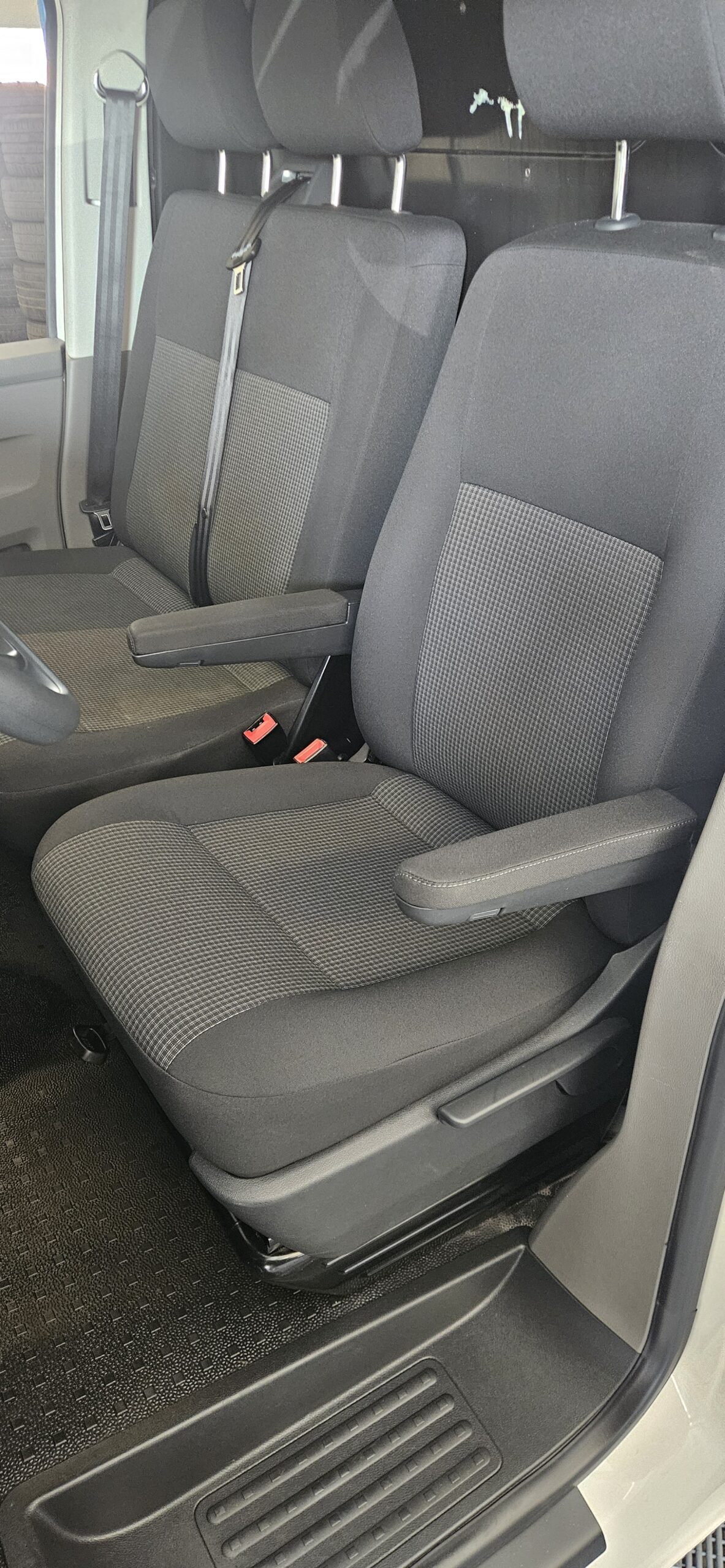 VOLKSWAGEN TRANSPORTER T6.1 2.0L TDI 110 CH LOOK R