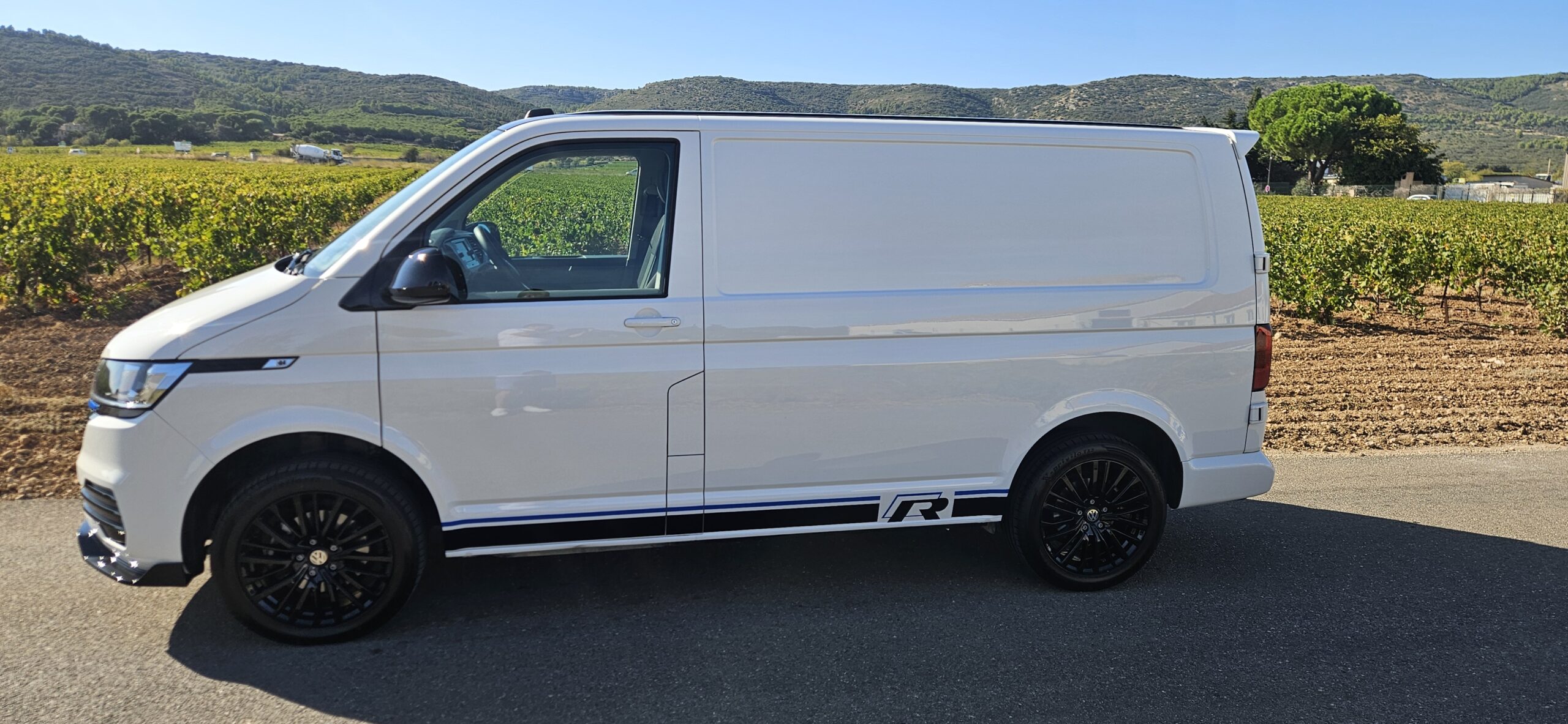 VOLKSWAGEN TRANSPORTER T6.1 2.0L TDI 110 CH LOOK R