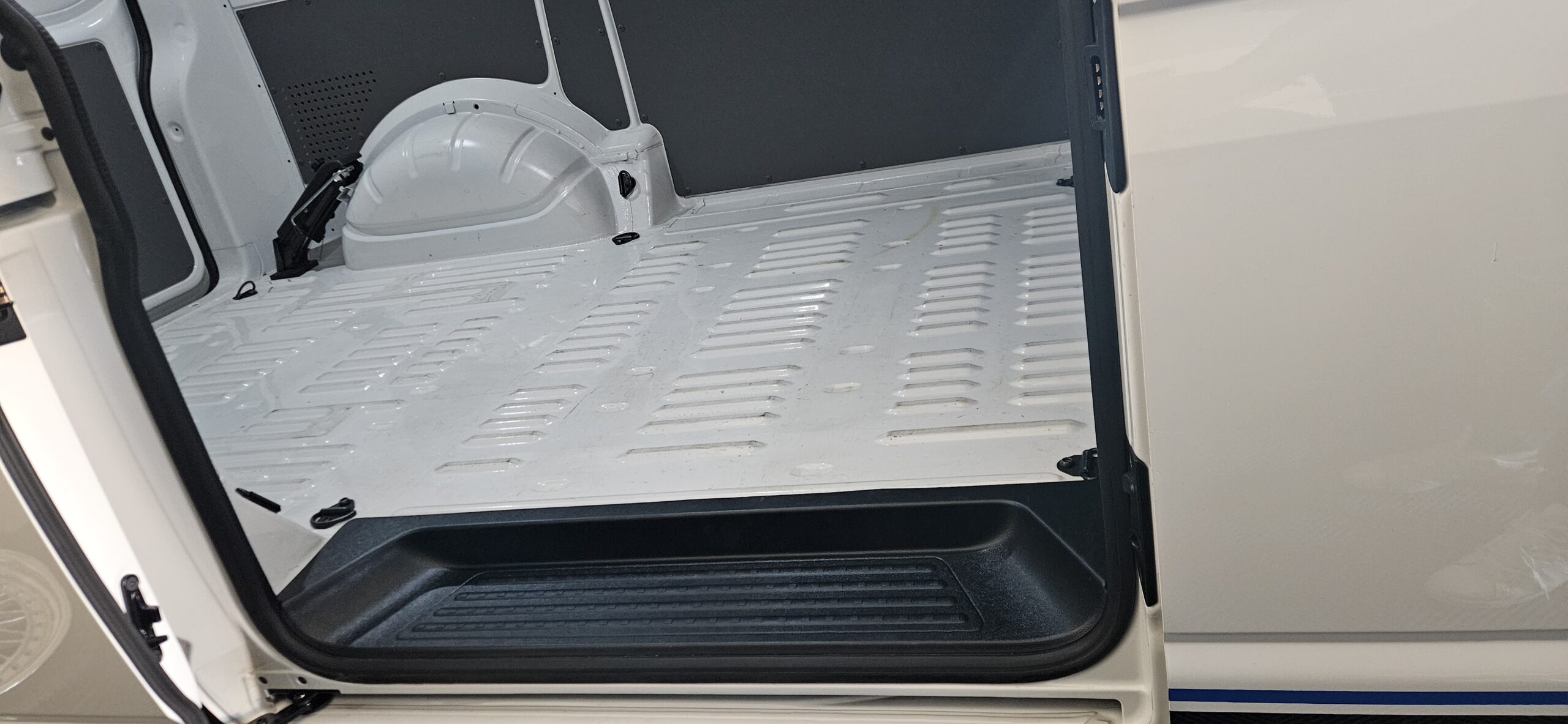 VOLKSWAGEN TRANSPORTER T6.1 2.0L TDI 110 CH LOOK R