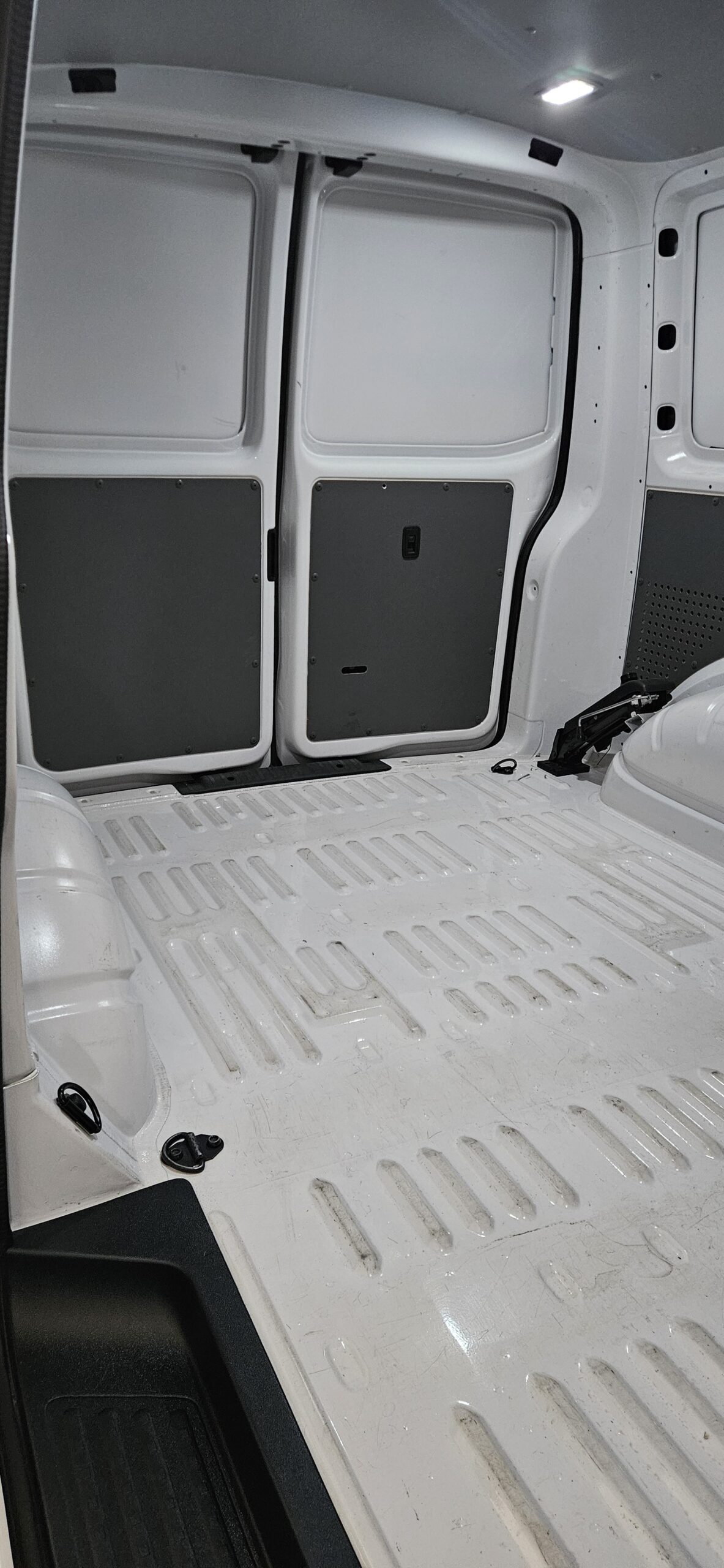 VOLKSWAGEN TRANSPORTER T6.1 2.0L TDI 110 CH LOOK R