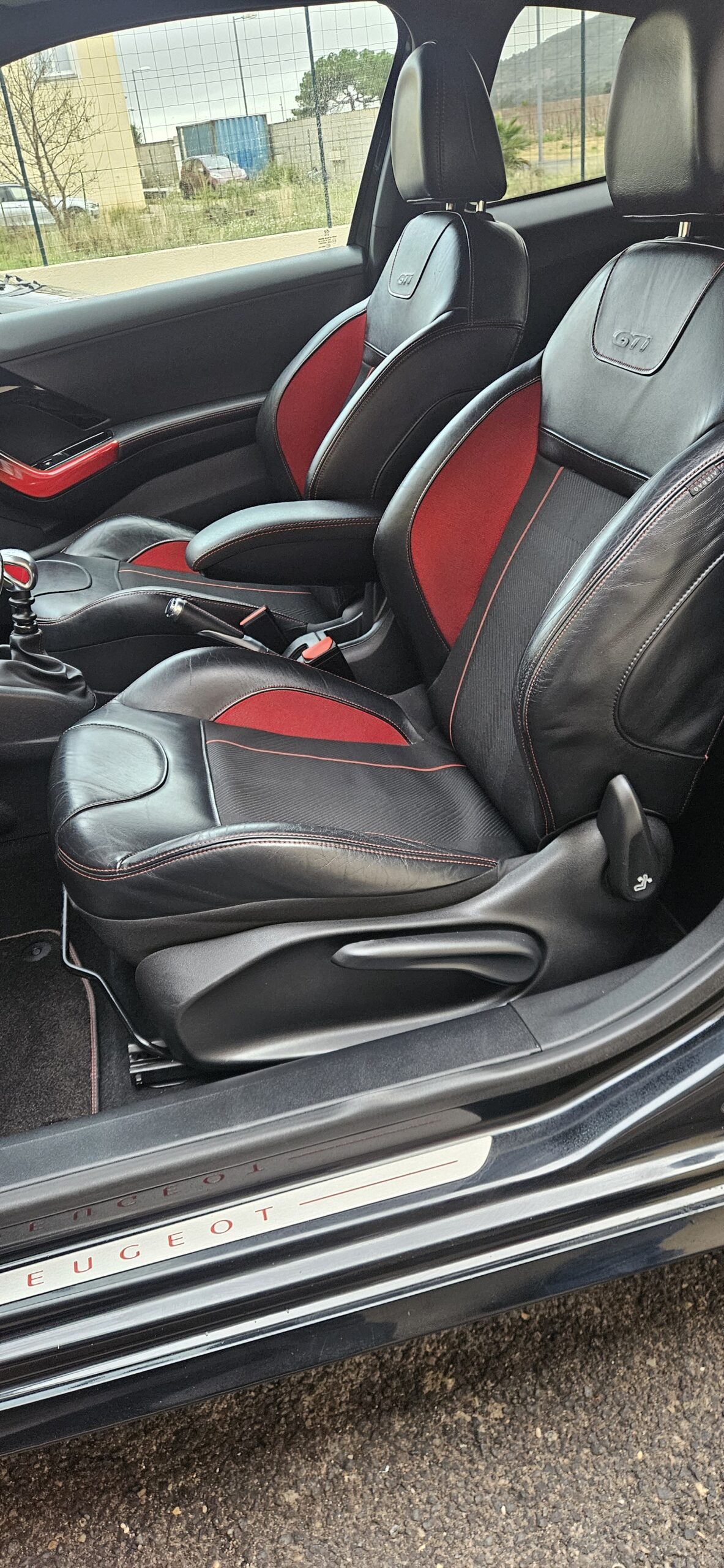 PEUGEOT 208 GTI 1.6L THP 200CH