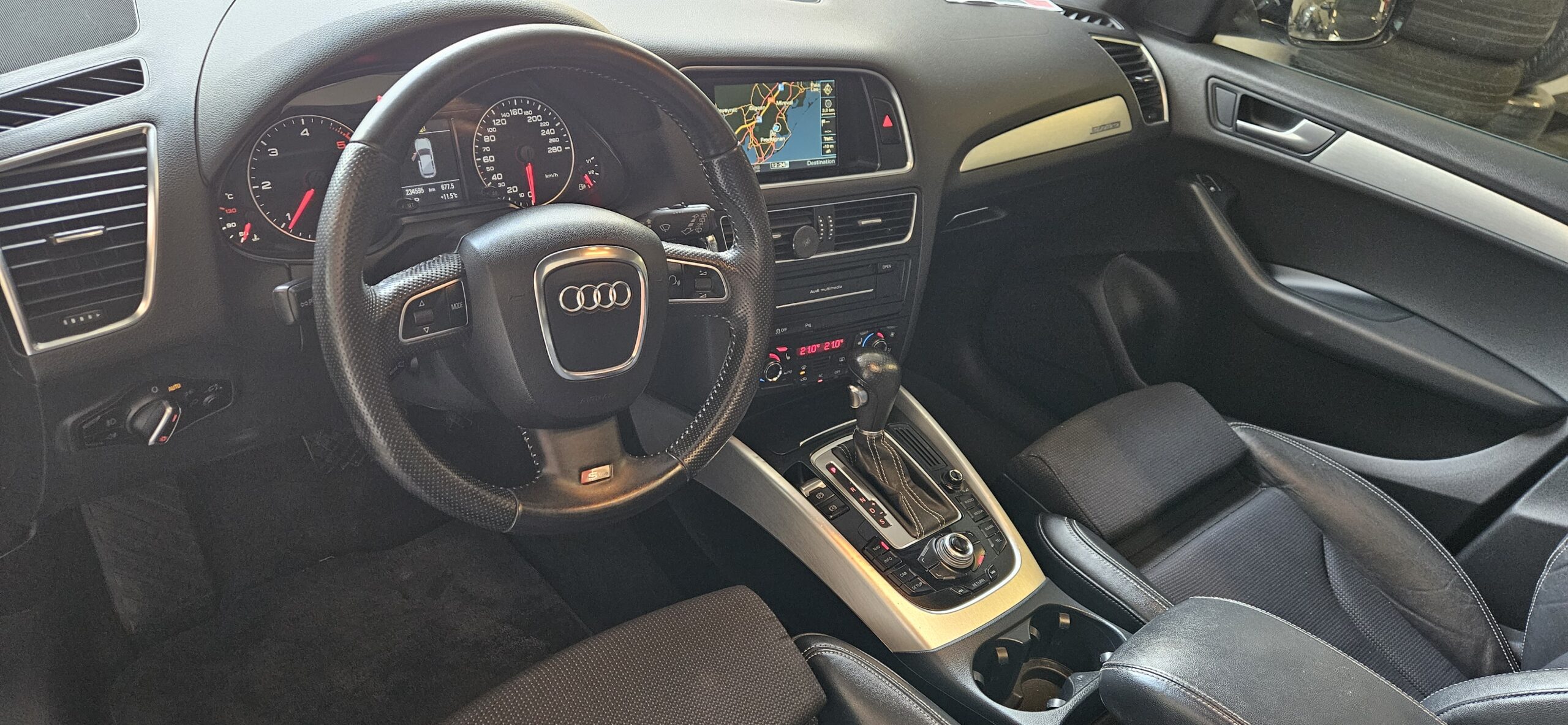 AUDI Q5 2.0L TDI 170CH QUATTRO S-LINE
