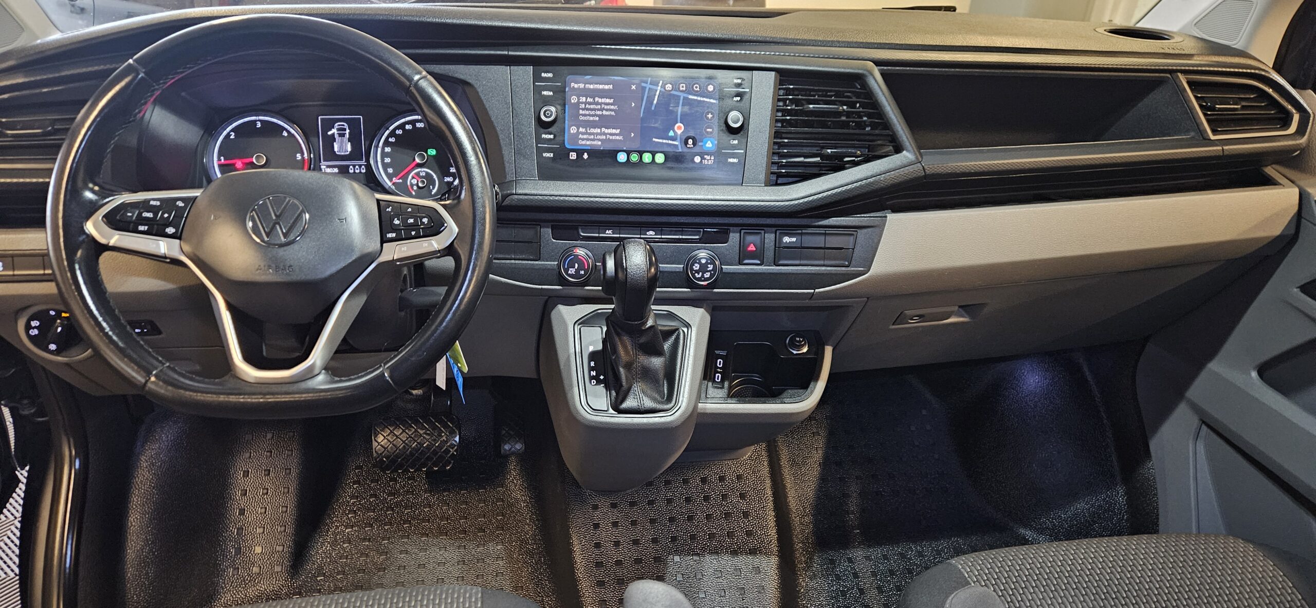 VOLKSWAGEN TRANSPORTER T6.1 PROCAB DSG LOOK EDITION