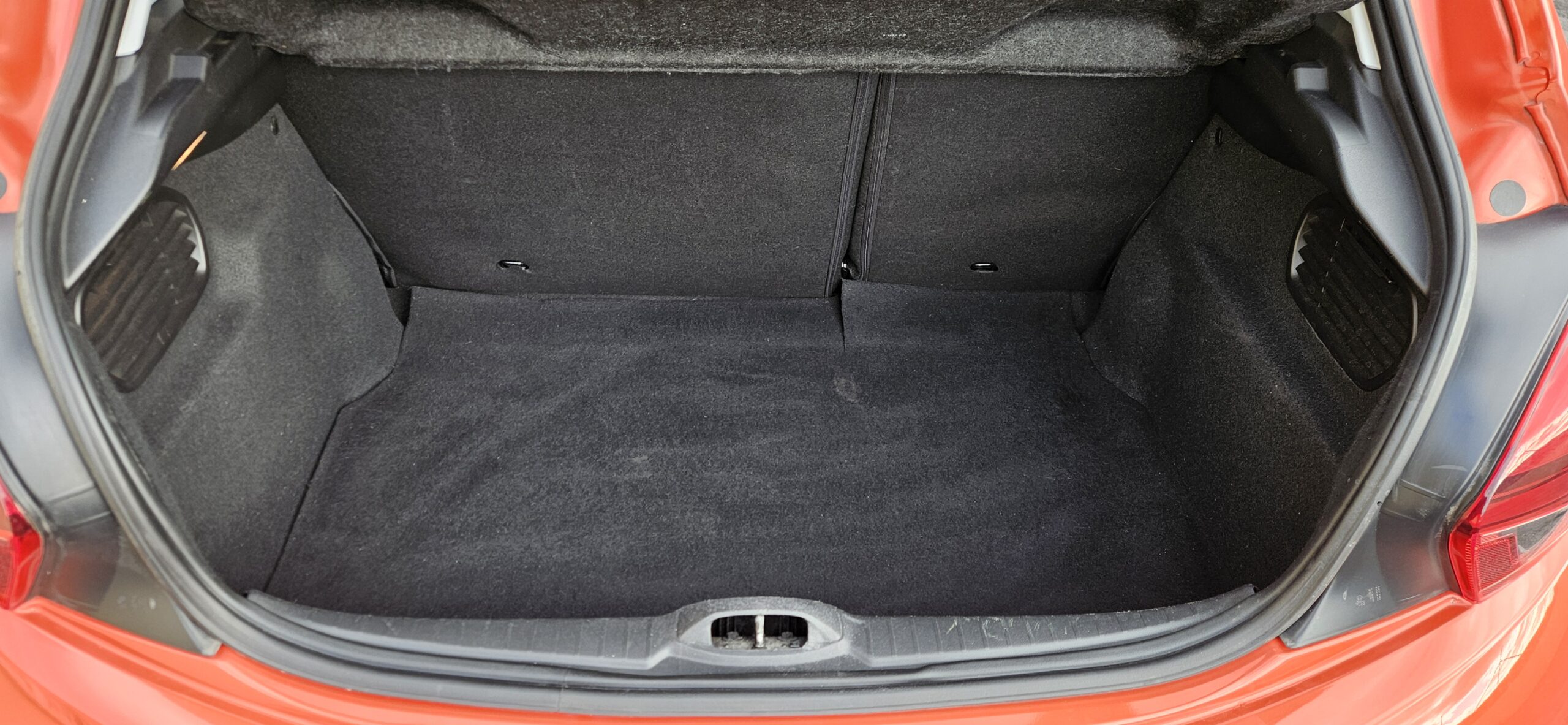 PEUGEOT 208 1.2L VTI 82CH