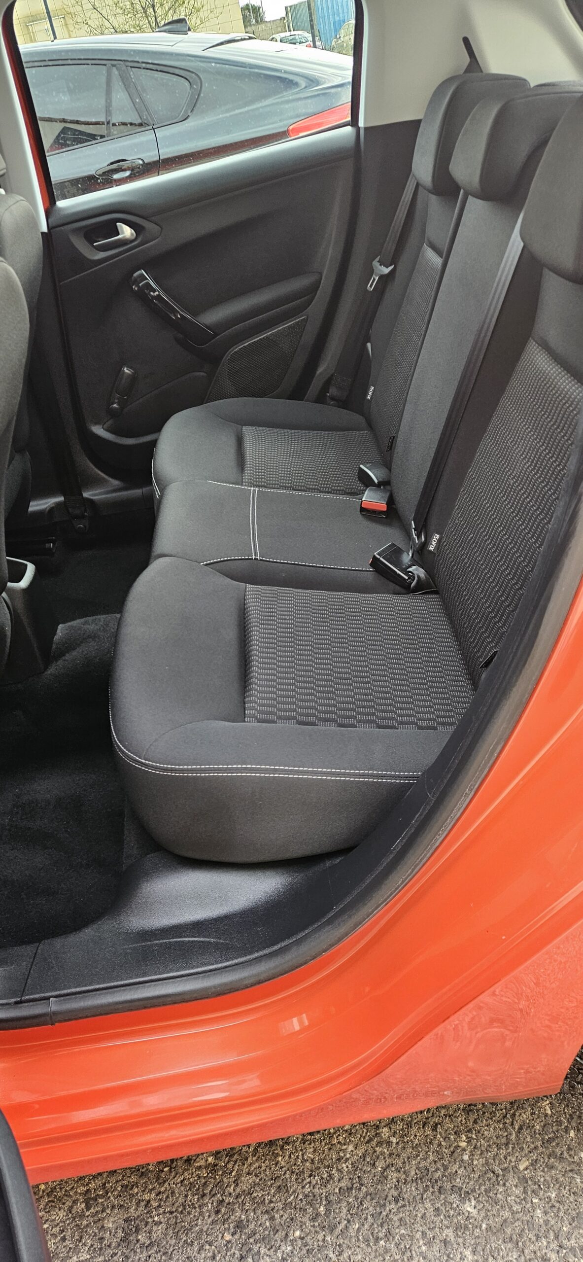 PEUGEOT 208 1.2L VTI 82CH