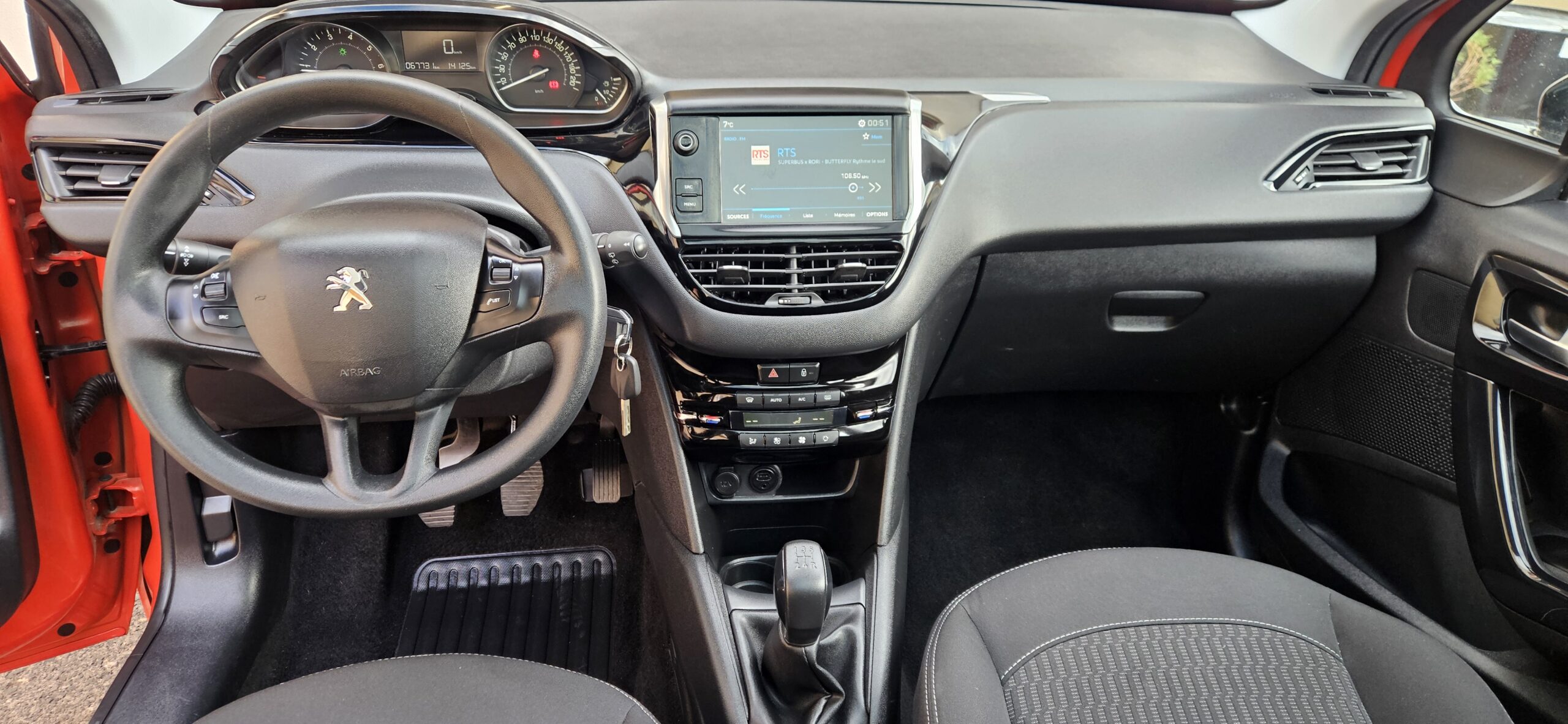 PEUGEOT 208 1.2L VTI 82CH