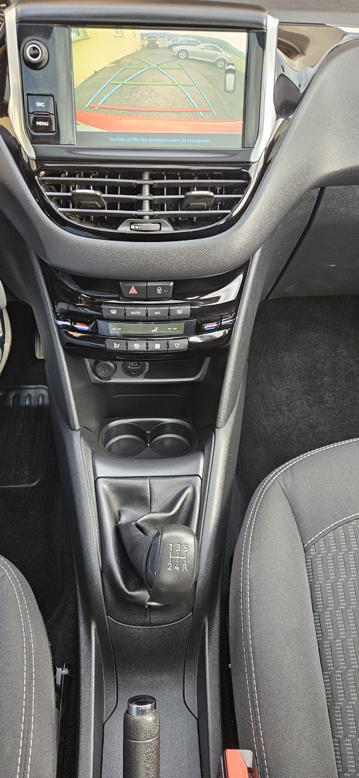 PEUGEOT 208 1.2L VTI 82CH