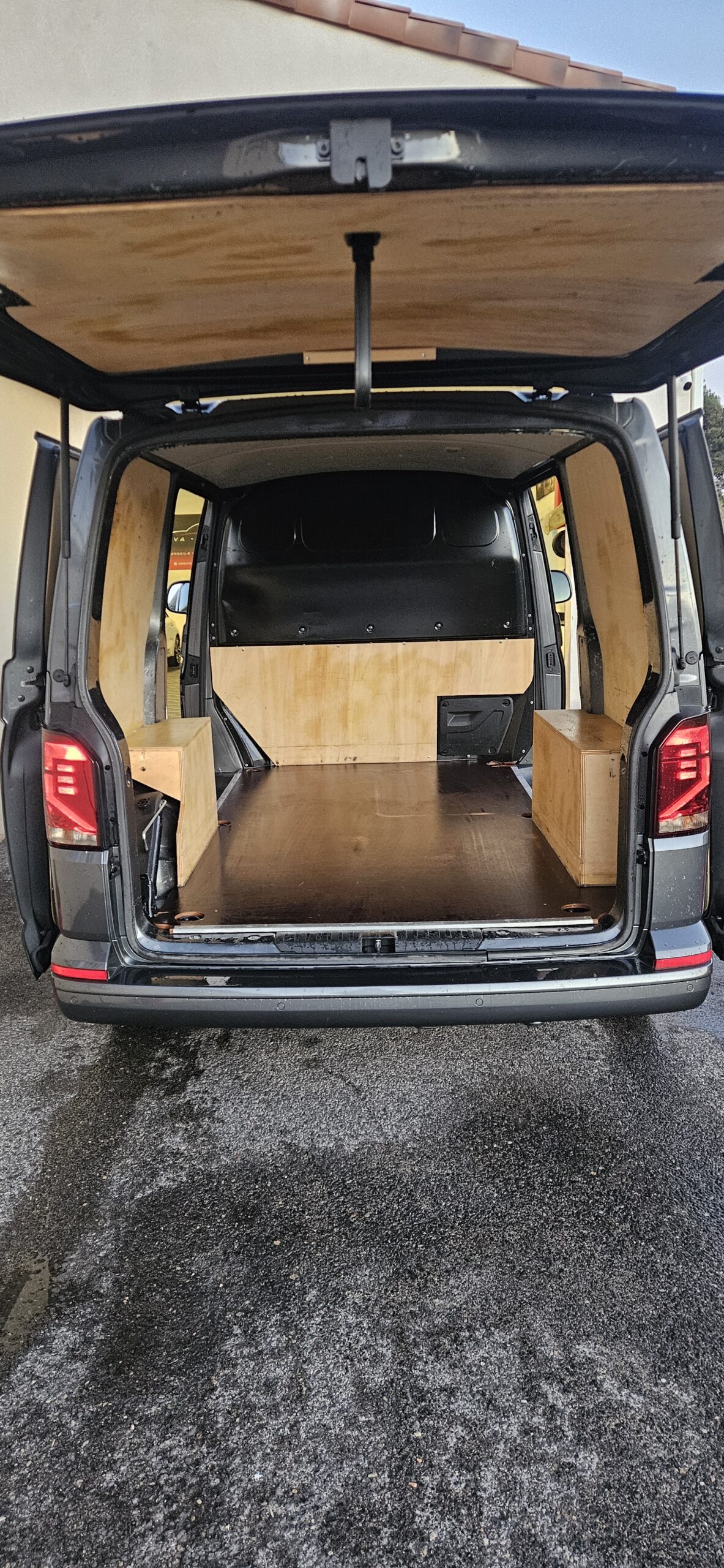 VOLKSWAGEN TRANSPORTER T6.1 2.0L TDI 150 DSG LOOK EDITION