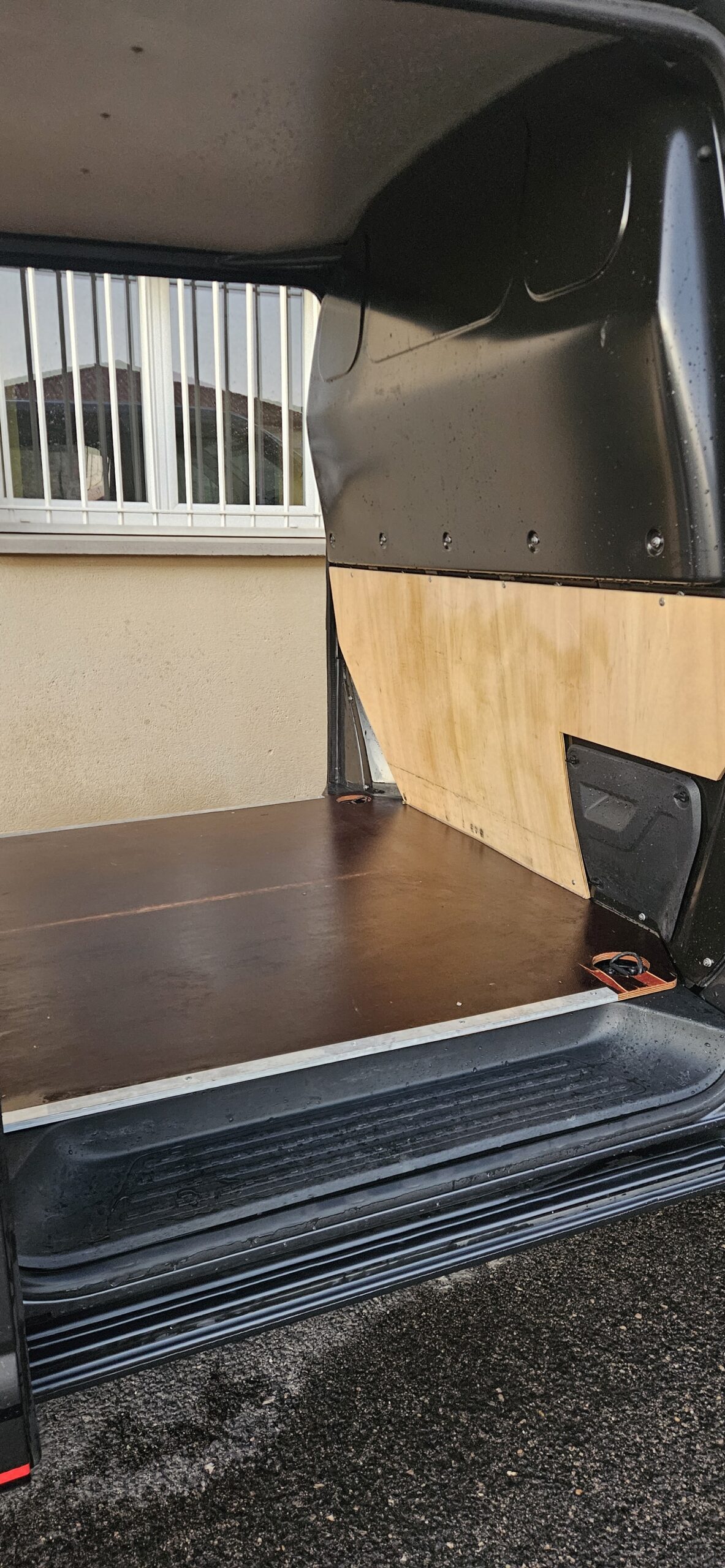 VOLKSWAGEN TRANSPORTER T6.1 2.0L TDI 150 DSG LOOK EDITION