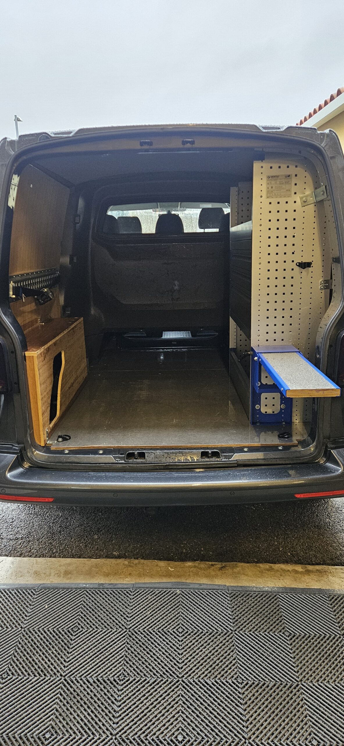 VOLKSWAGEN TRANSPORTER T6.1 PROCAB 5 PLACES L2H1 DSG 2.0L TDI 150 CH LOOK EDITION