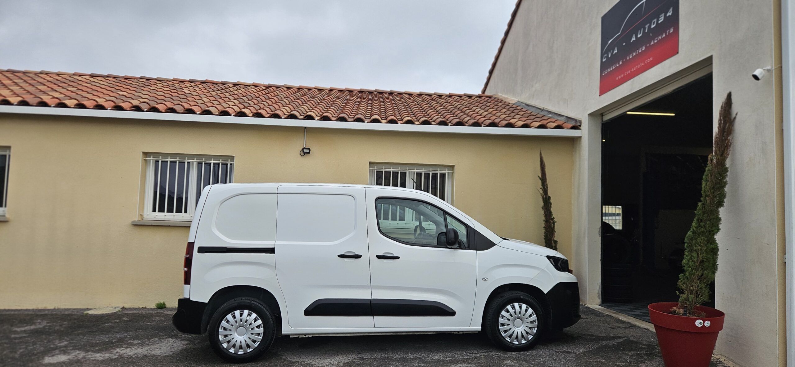 PEUGEOT PARTNER 1.6L HDI 100 PREMIUM