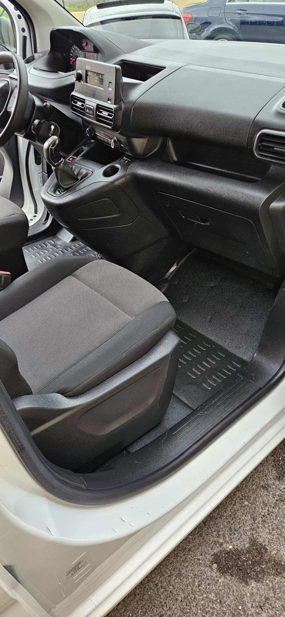 PEUGEOT PARTNER 1.6L HDI 100 PREMIUM