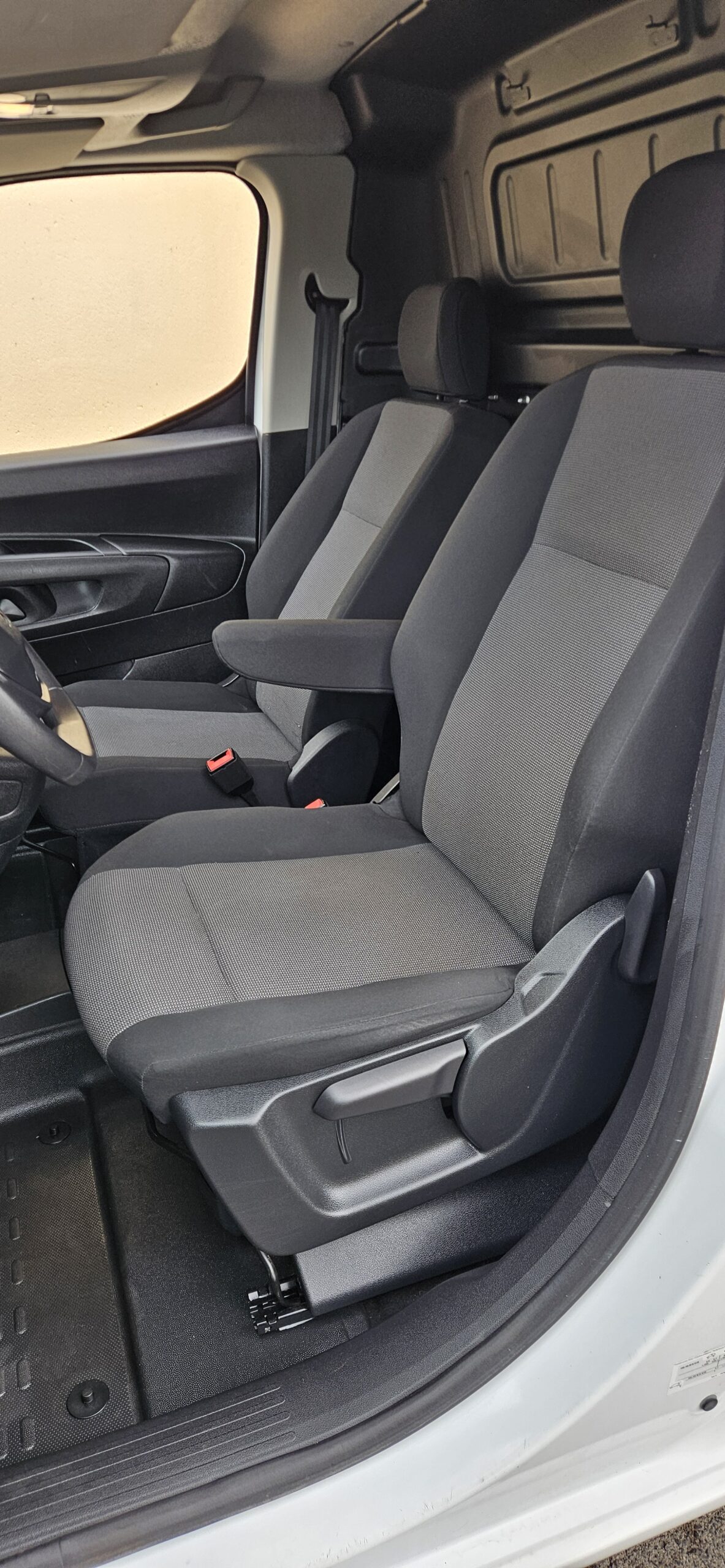 PEUGEOT PARTNER 1.6L HDI 100 PREMIUM