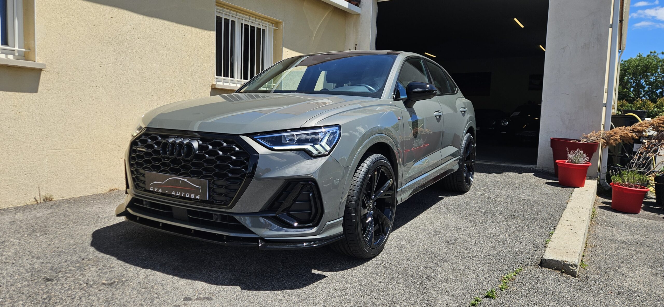 AUDI Q3 SPORTBACK 40 TDI 200 CH S-LINE S-TRONIC LOOK RSQ3
