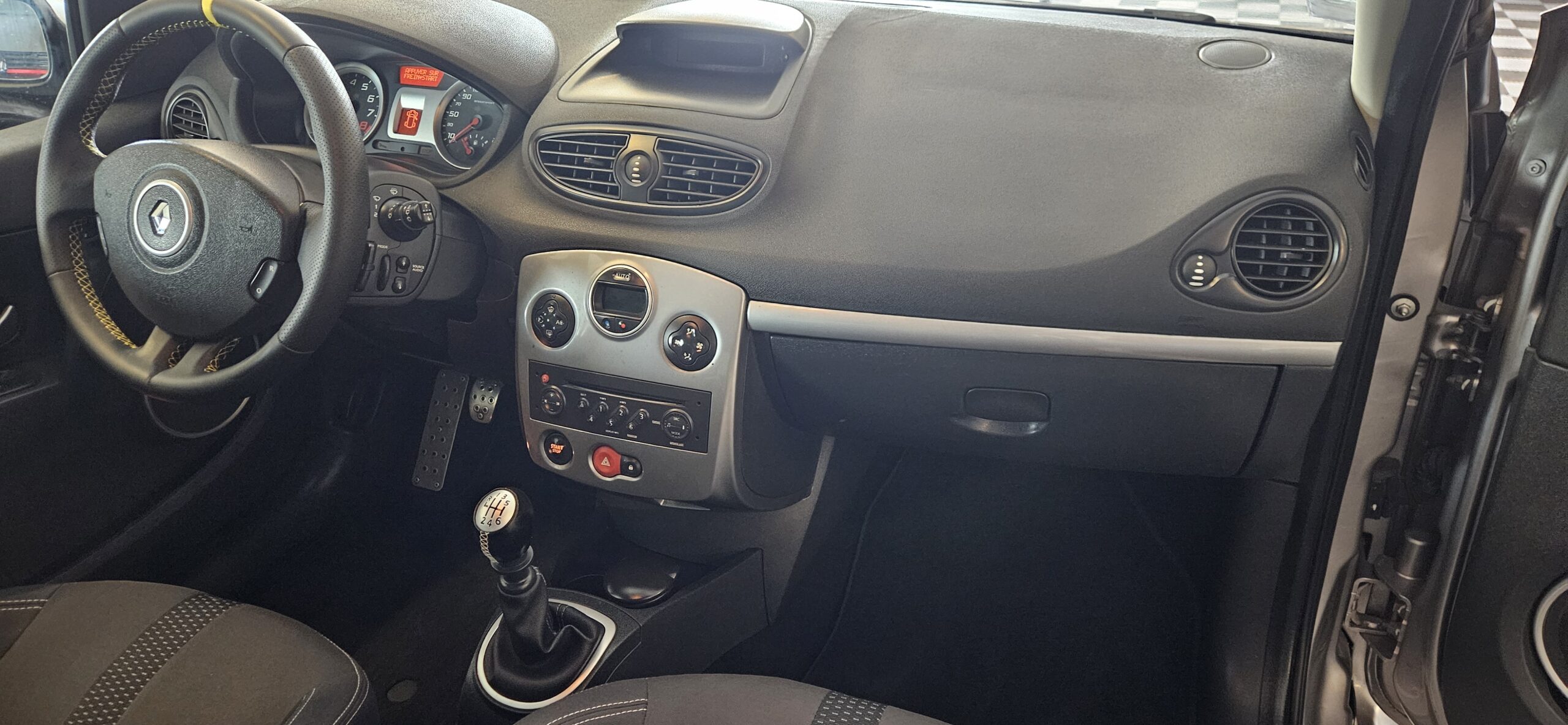 RENAULT SPORT CLIO 3 RS 2.0L 16V 197CH