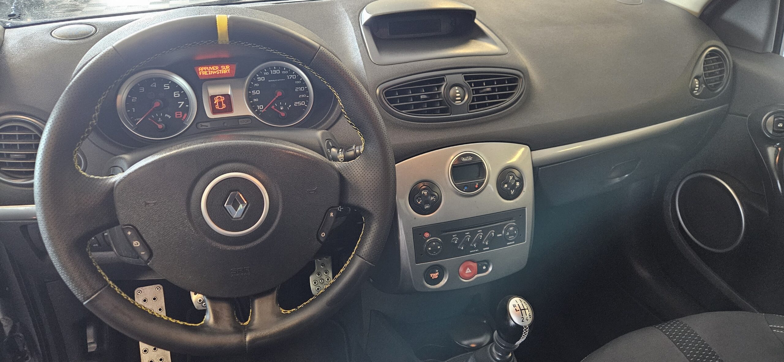 RENAULT SPORT CLIO 3 RS 2.0L 16V 197CH