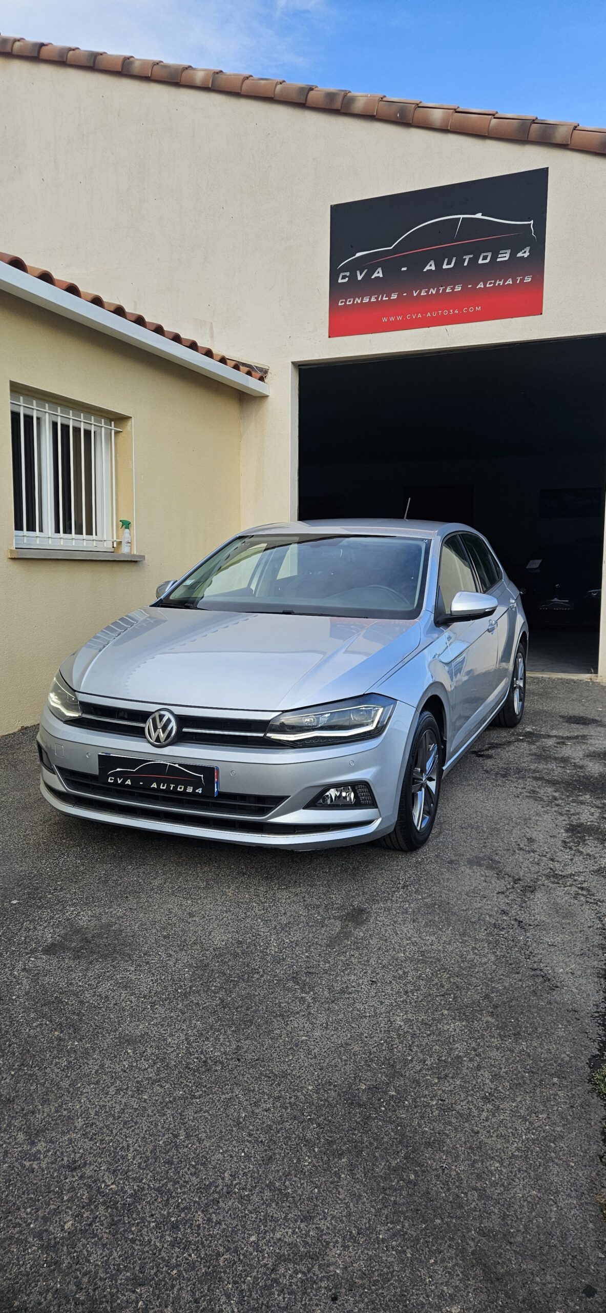 VOLKSWAGEN POLO 1.0L TSI 95 CH CARAT