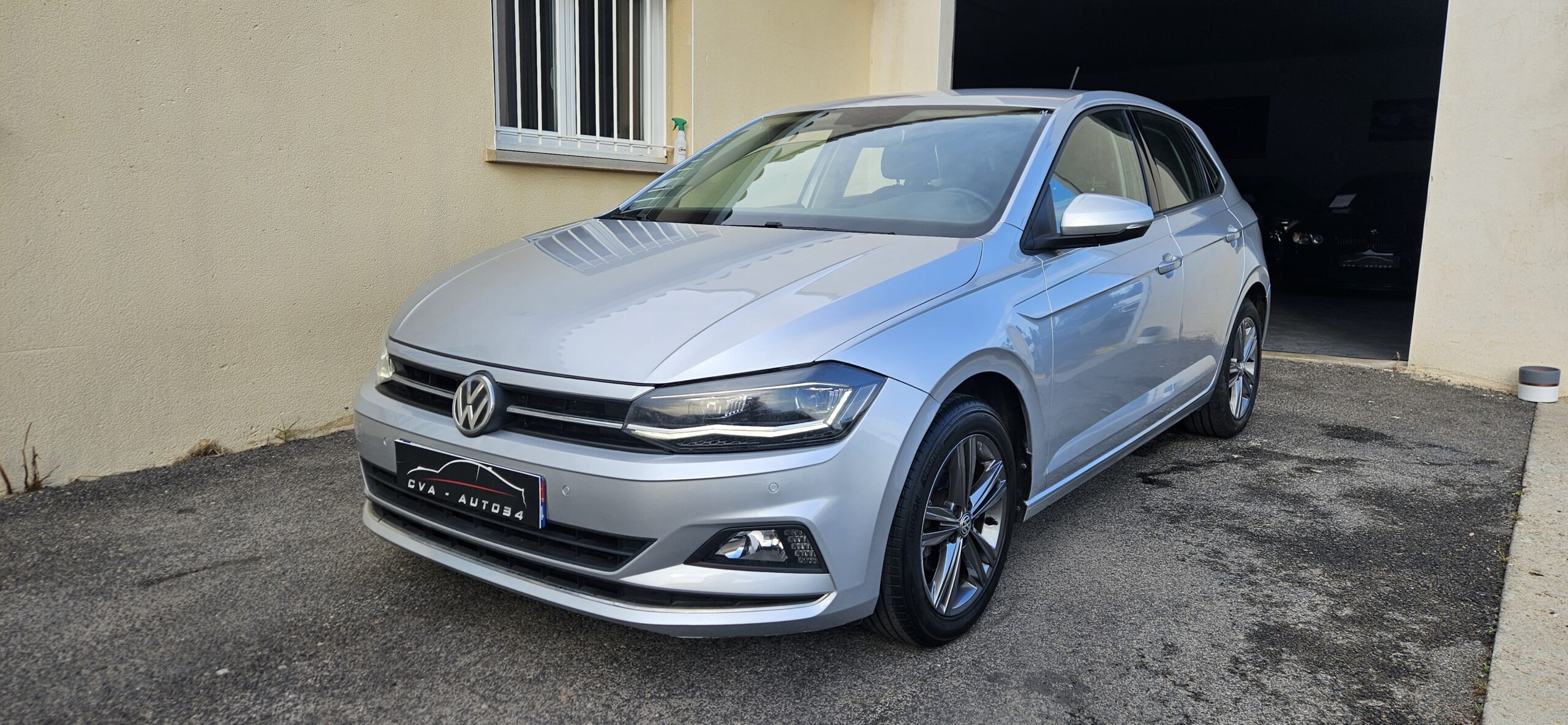 VOLKSWAGEN POLO 1.0L TSI 95 CH CARAT