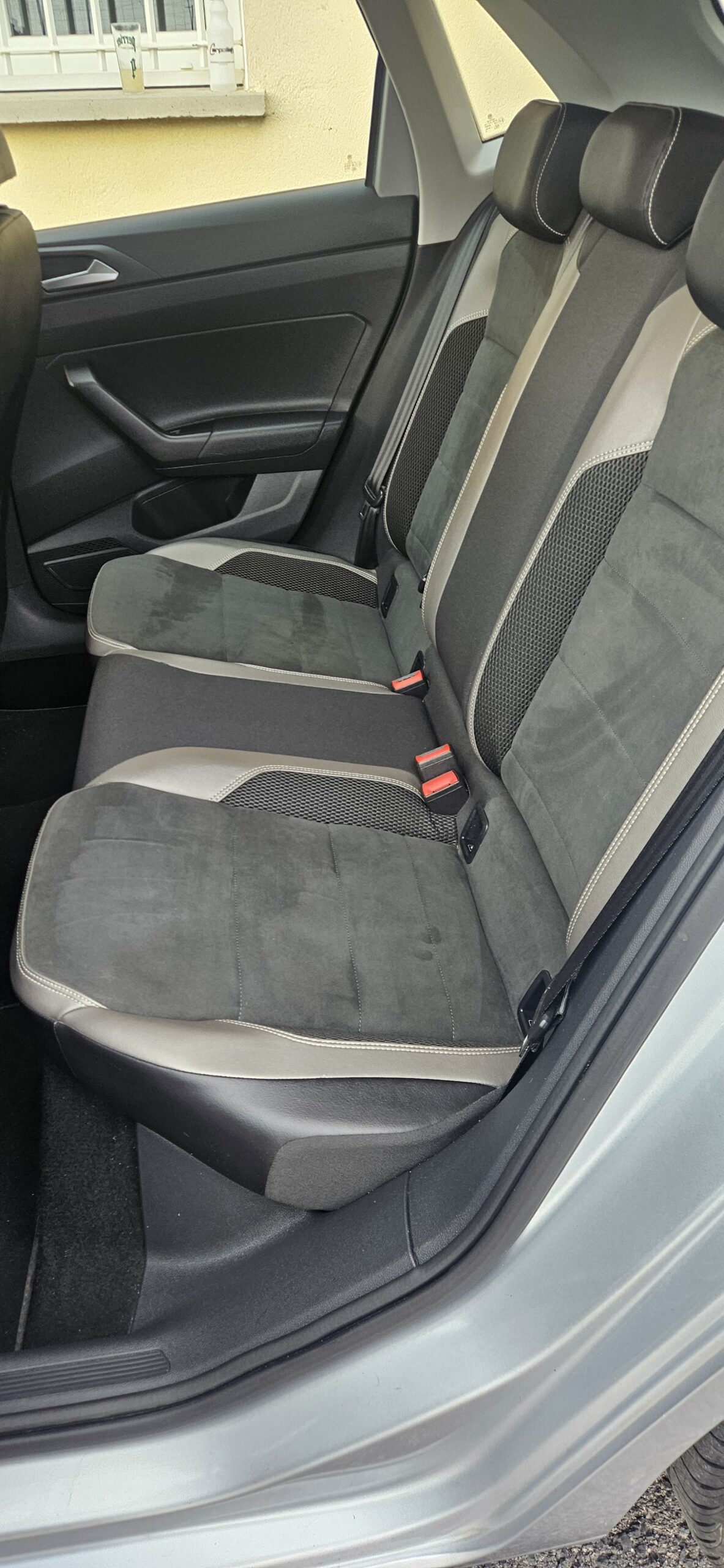 VOLKSWAGEN POLO 1.0L TSI 95 CH CARAT