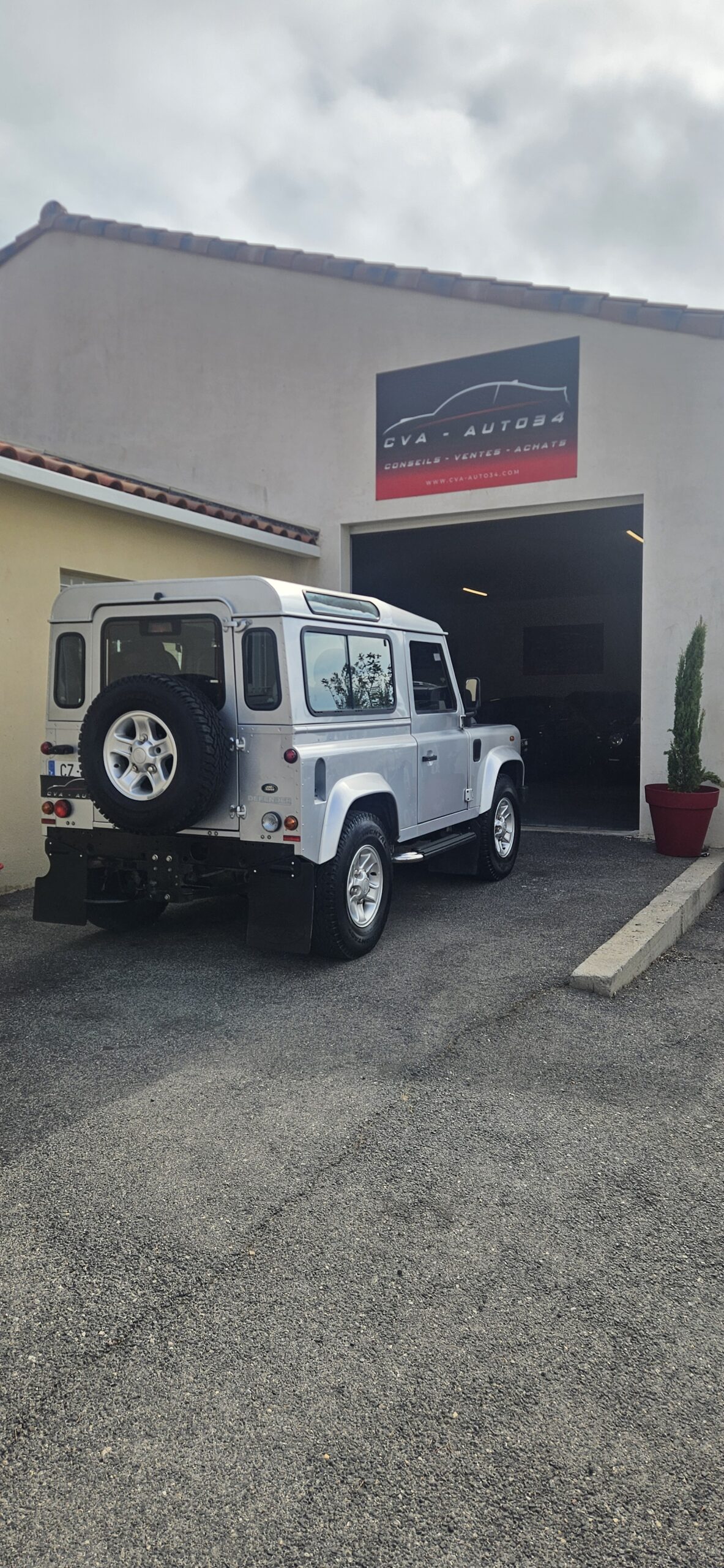 LAND ROVER DEFENDER 90 TD4 122 CH 4 PLACES