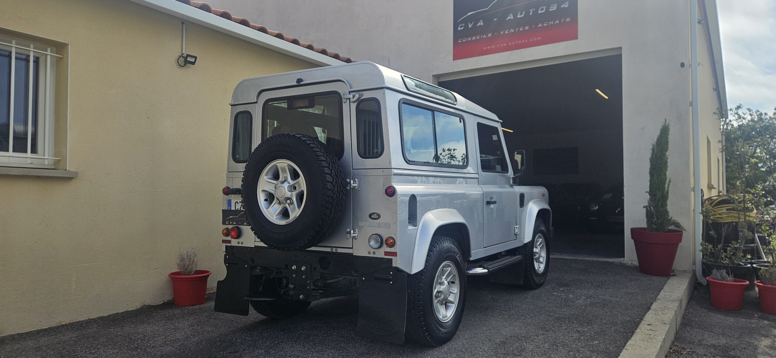 LAND ROVER DEFENDER 90 TD4 122 CH 4 PLACES