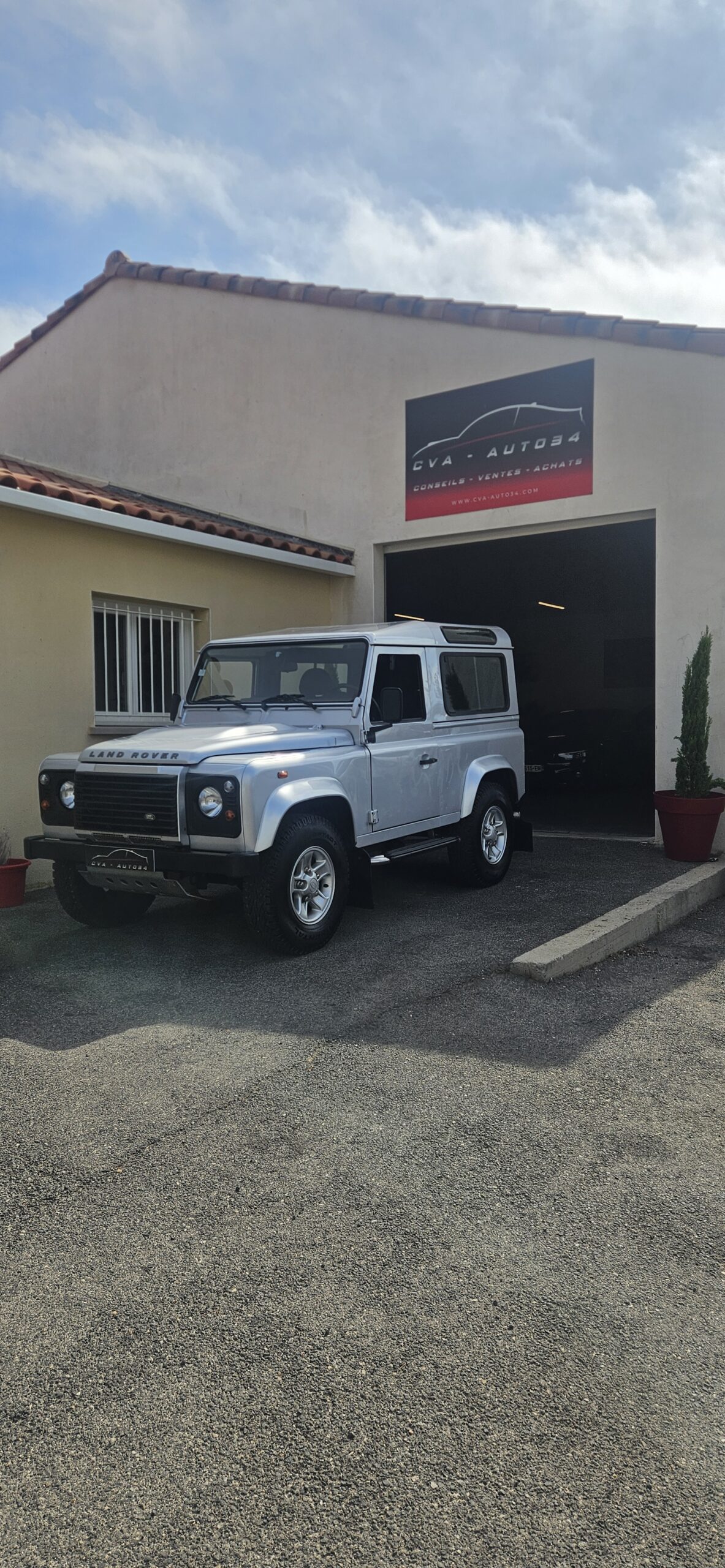 LAND ROVER DEFENDER 90 TD4 122 CH 4 PLACES