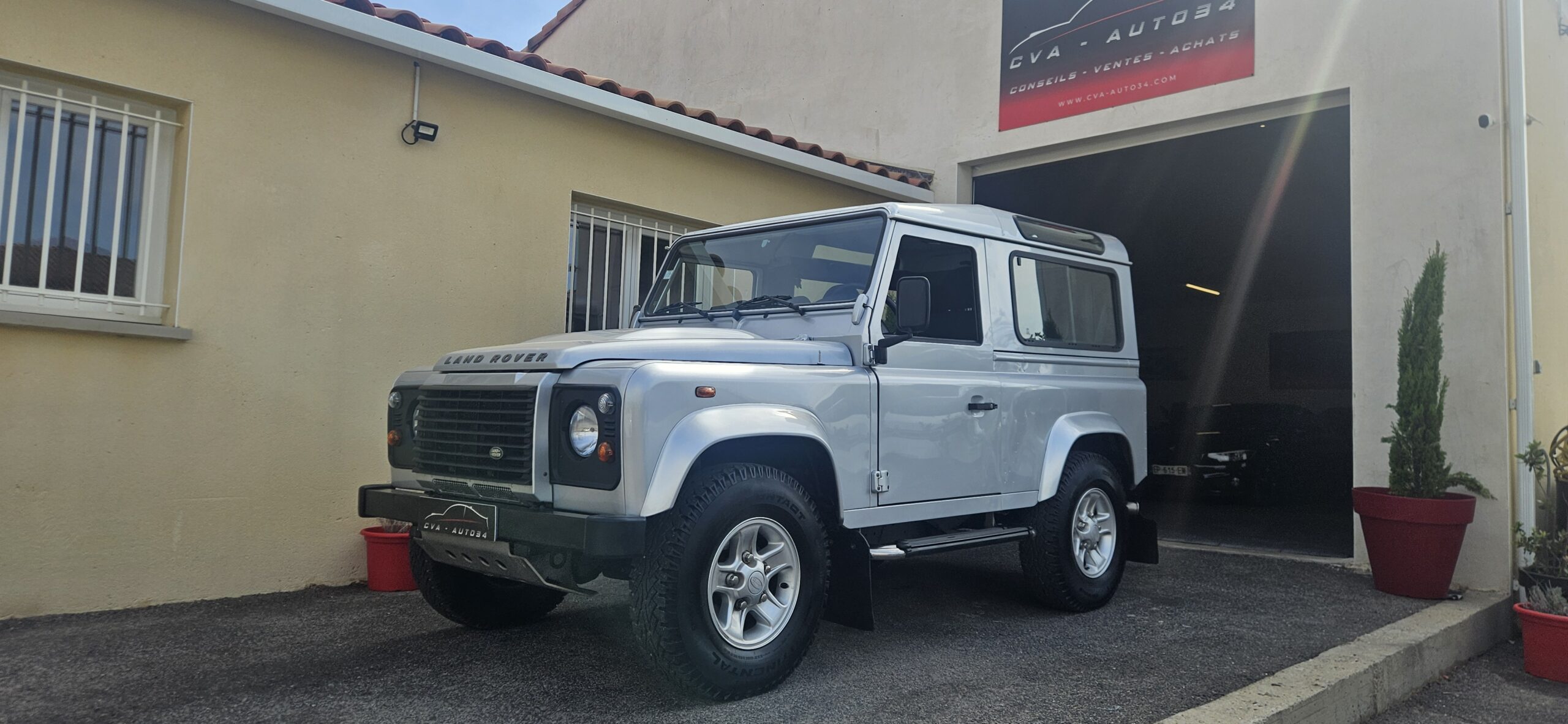 LAND ROVER DEFENDER 90 TD4 122 CH 4 PLACES