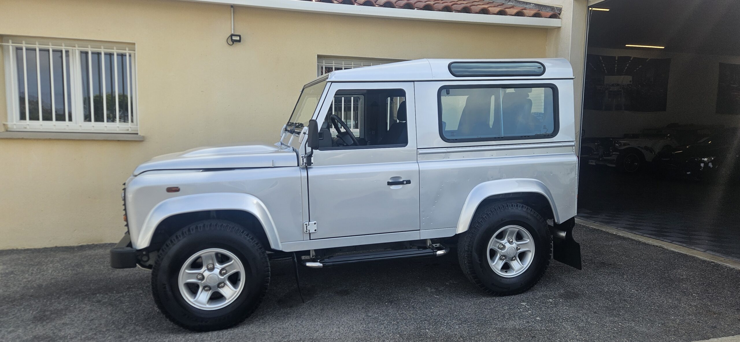 LAND ROVER DEFENDER 90 TD4 122 CH 4 PLACES