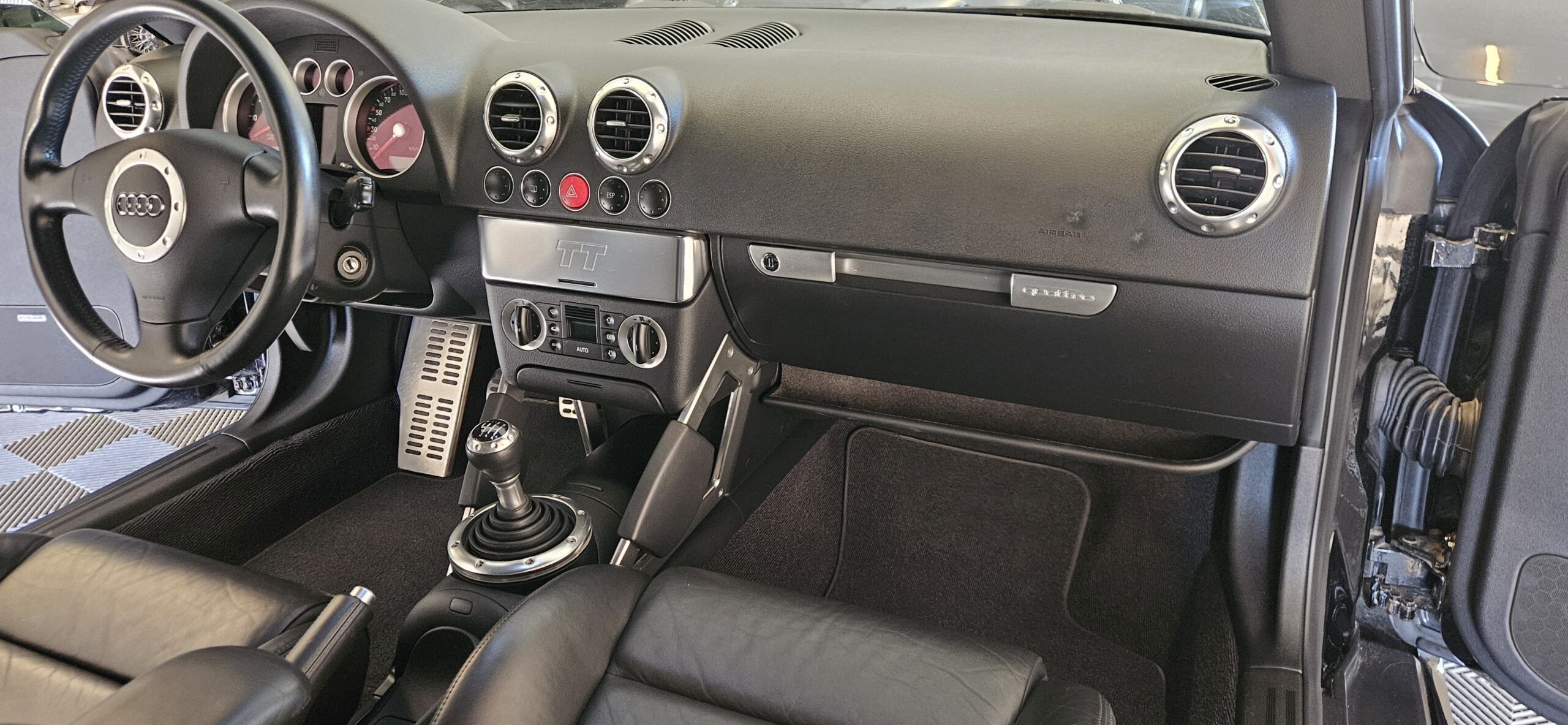 AUDI TT 3.2L V6 250 CH QUATTRO BOITE MANUELLE